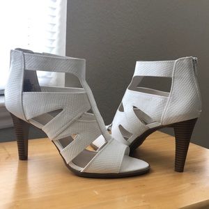 Simply Vera Vera wang heels
